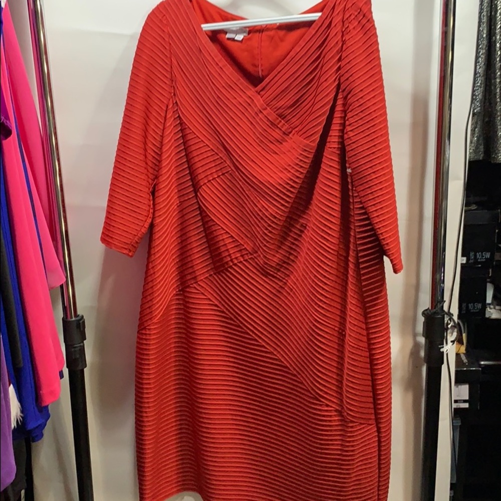 Dress - Picture 3 of 3